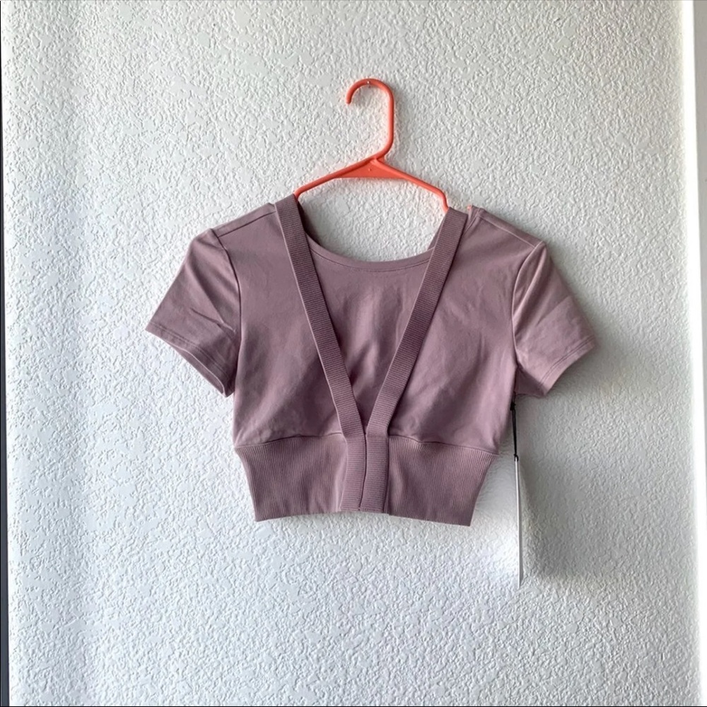 NWT Alo Revolve Crop Tee - Picture 4 of 6